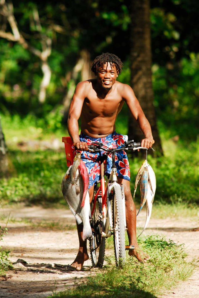 seychellen fisherman on bicycle