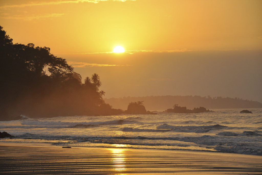 Urlaub Kolumbien Rundreise Sonnenuntergang am Meer