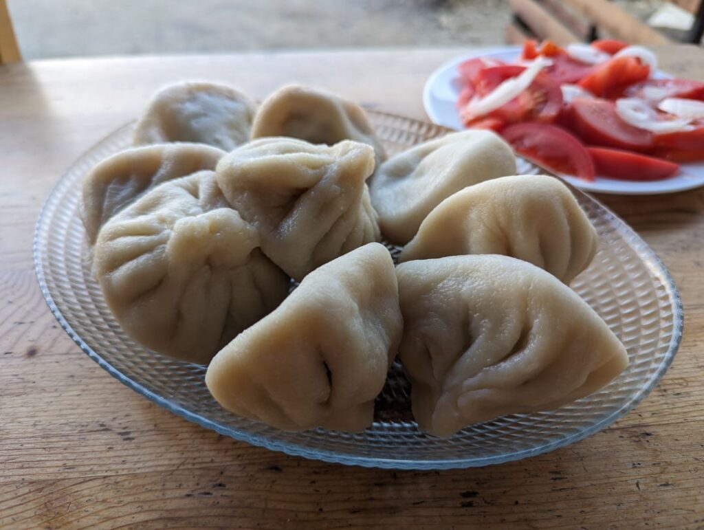 Schale mit tuschetischen Khinkali